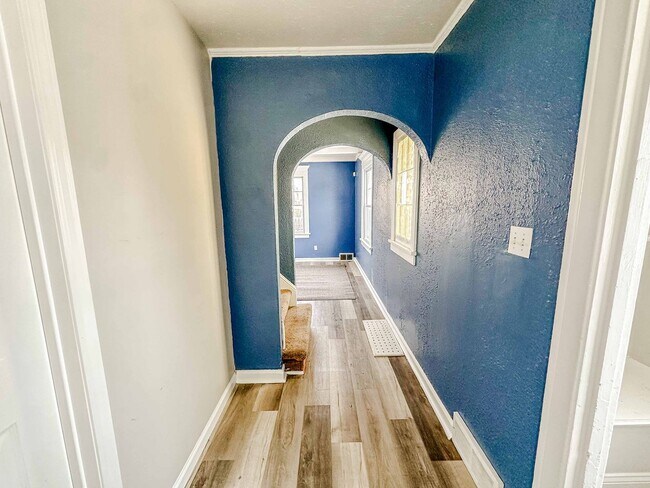 Foto del edificio - Unique and beautiful 2-3 bedroom home available for rent