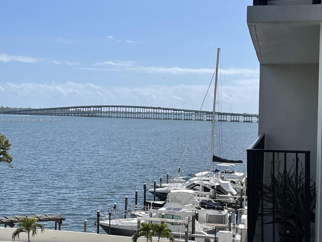 Foto principal - 1865 Brickell Ave