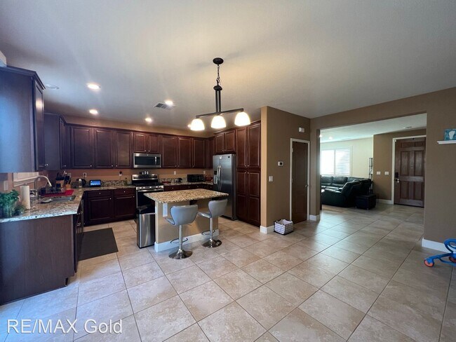 Building Photo - 3 br, 2.5 bath House - 7047 Woodward Road