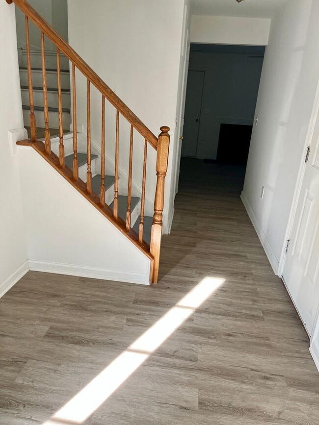 Building Photo - Gorgeous Spotsylvania Townhouse