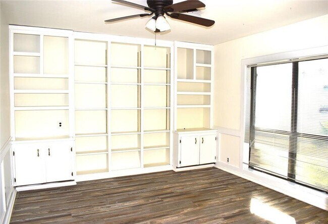 Foto del edificio - Executive Home / Rockdale, TX / Milam Coun...