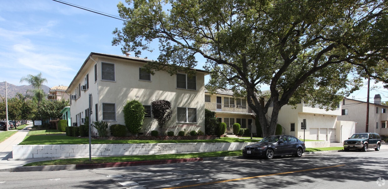 Primary Photo - 540 N 6th St
