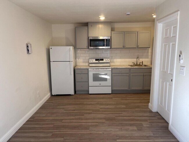 Foto del edificio - 1593 North Thorne Avenue