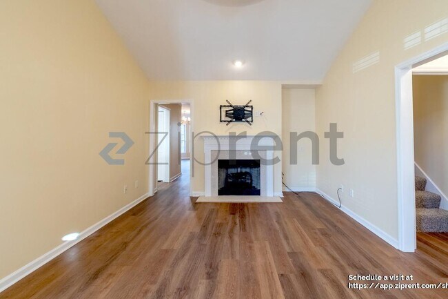 Foto del edificio - 8533 Sawyer Brown Rd