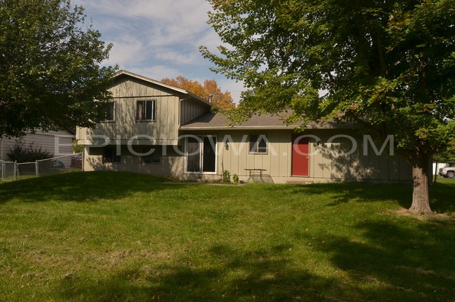 Building Photo - 321 Boyson Rd NE