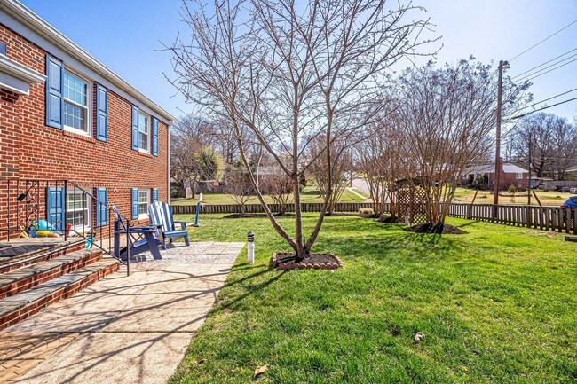 Building Photo - 7601 Mendota Pl