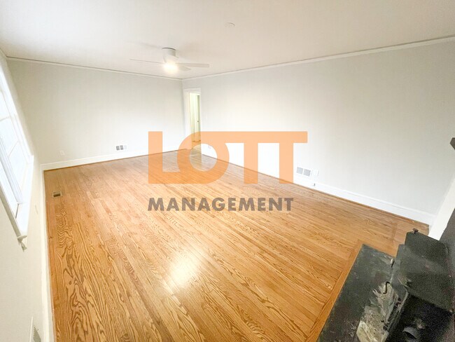 Foto del edificio - 906 E Lee Rd