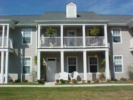 Foto del edificio - 303 Russell Dr