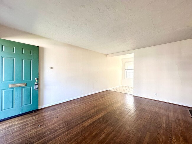 Building Photo - 1 Bedroom 1 Bath Close to N. Mississippi and Alberta.