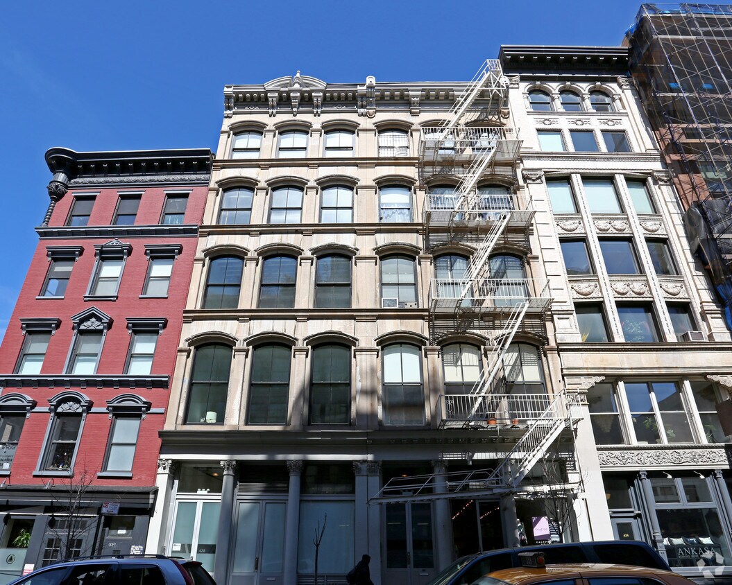 Building Photo - 426-428 Broome St