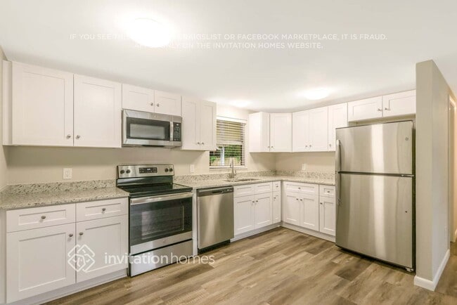 Building Photo - 210 Paka Ct