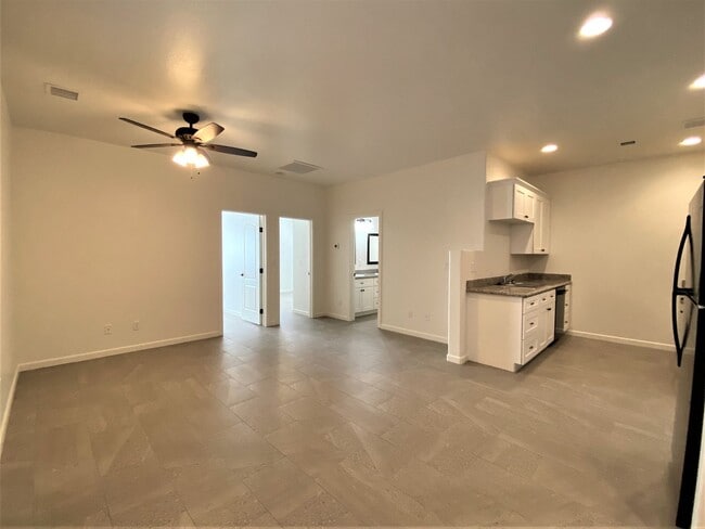 Building Photo - 8715 Spouse Dr