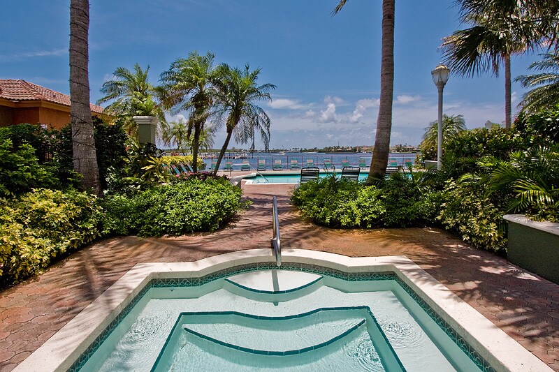 Manatee Bay Apartments Boynton Beach, FL