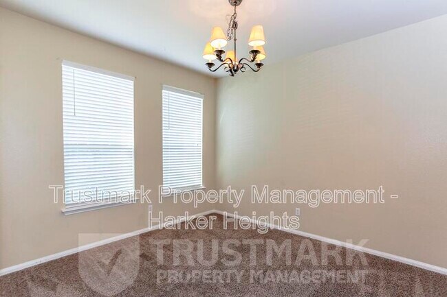 Foto del edificio - 212 Crowfoot Dr