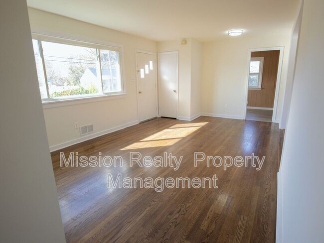 Foto del edificio - 2500 Byron St