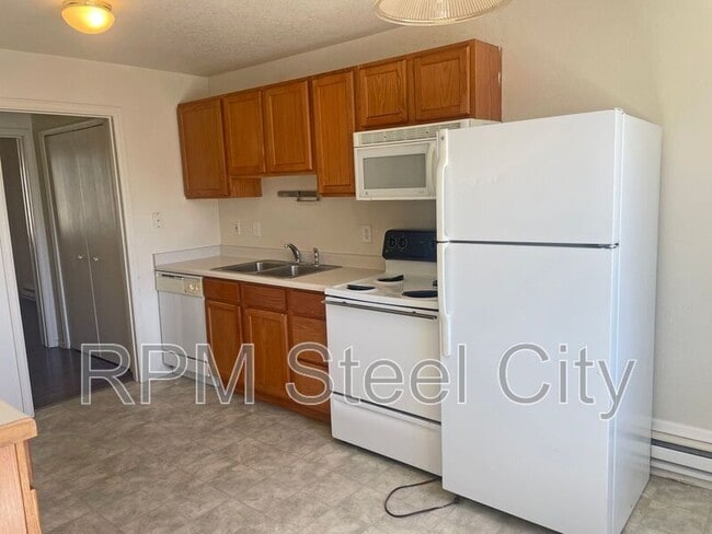 Building Photo - 1717 Oakshire Ln