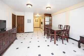 Building Photo - 21-63 23rd Street Unit 2