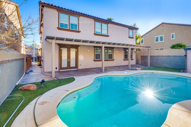 Building Photo - Spacious Family Home with Pool & 3-Car Garage in the Heart of North Las Vegas