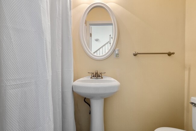 Building Photo - 25 Magnolia Ln