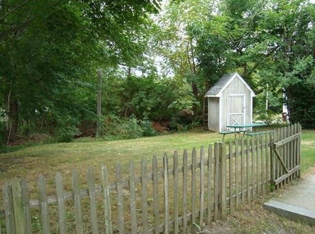 Foto del edificio - 8 Main St