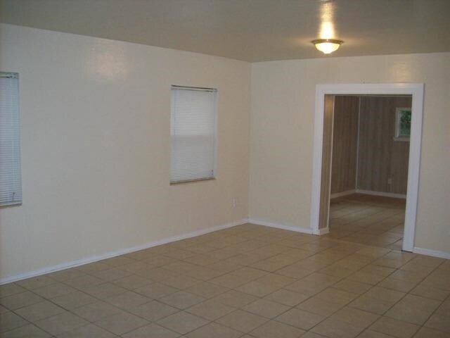 Building Photo - 1327 Diamond St