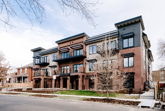 Building Photo - Pearl Flats