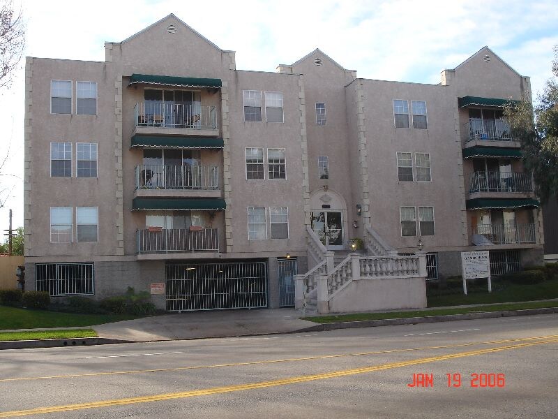 Primary Photo - Olympic Manor