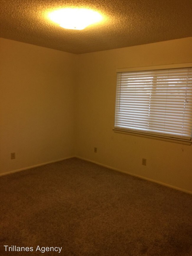 Building Photo - 6205 Loftus Ave NE