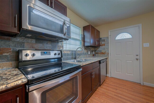 Foto del edificio - 3505 Mt Pleasant St