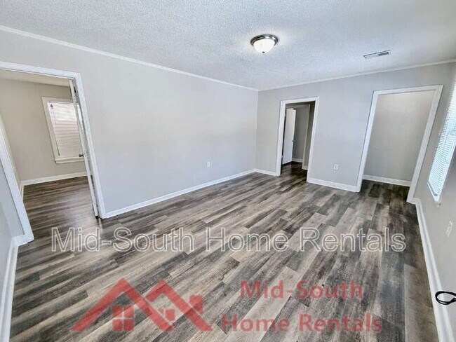 Building Photo - 101 E Davant Ave