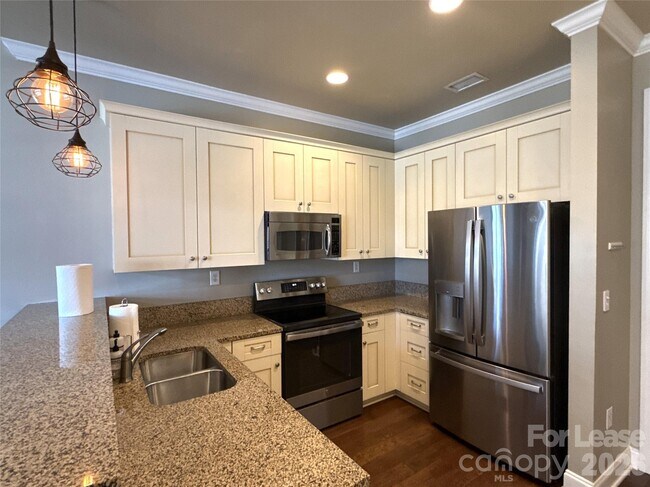 Foto del edificio - 230 S Tryon St