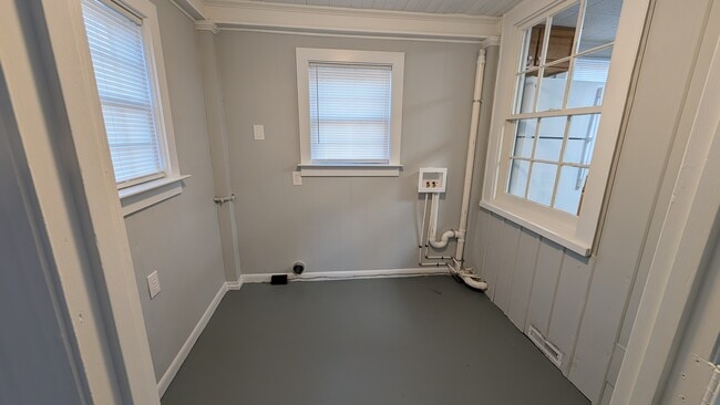 Laundry Room - 315 W Courtland Dr