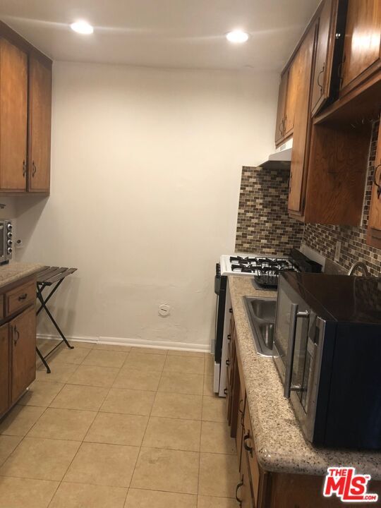 Foto del edificio - 5525 Elmer Ave