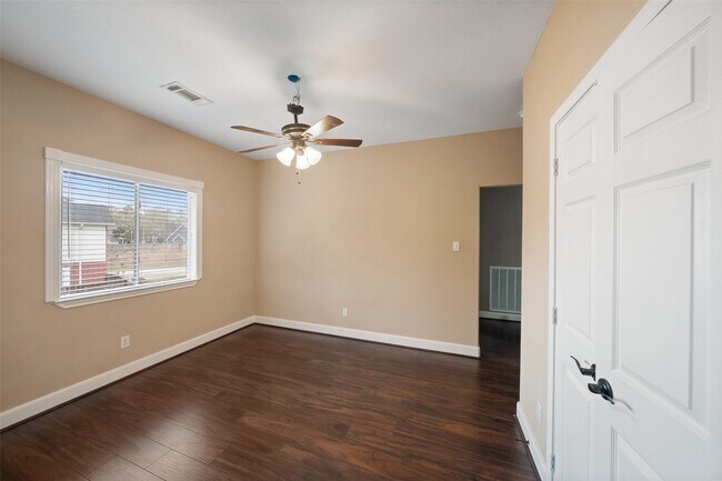Building Photo - 2438 Ripplewood Dr