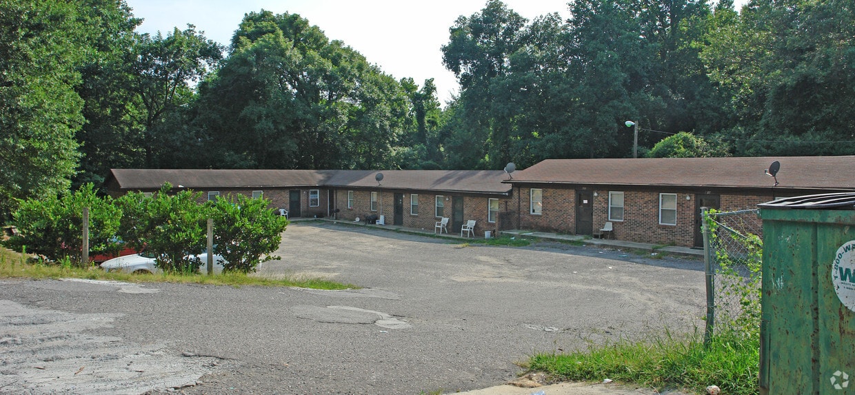 1025 Cleveland Ave, Gastonia, NC 28052 Apartments in Gastonia, NC