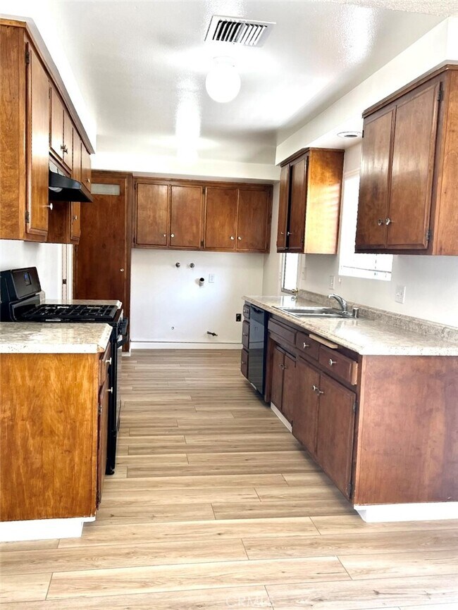 Foto del edificio - 41085 Alder Ave