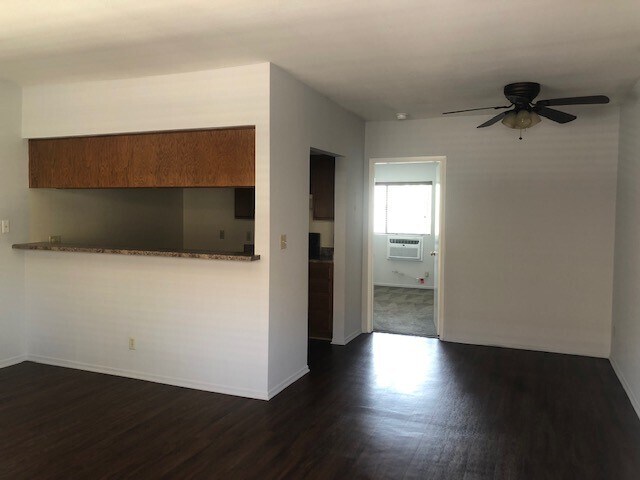 View from entry - 2314 N Catalina St
