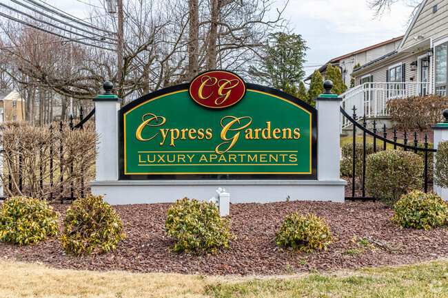 Monument Sign - Cypress Gardens