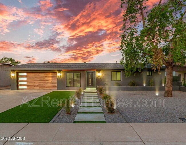 Foto del edificio - 3005 N 81st Pl