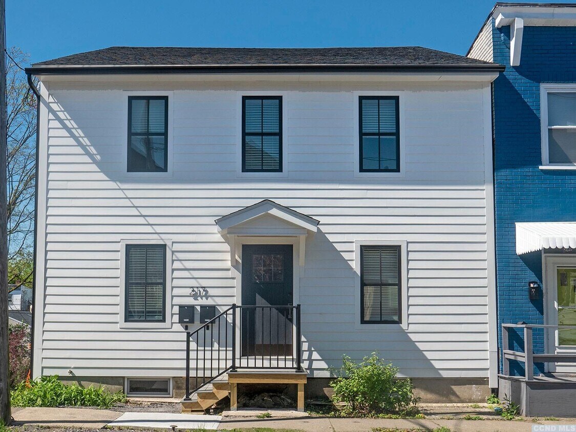 Primary Photo - 217 State St