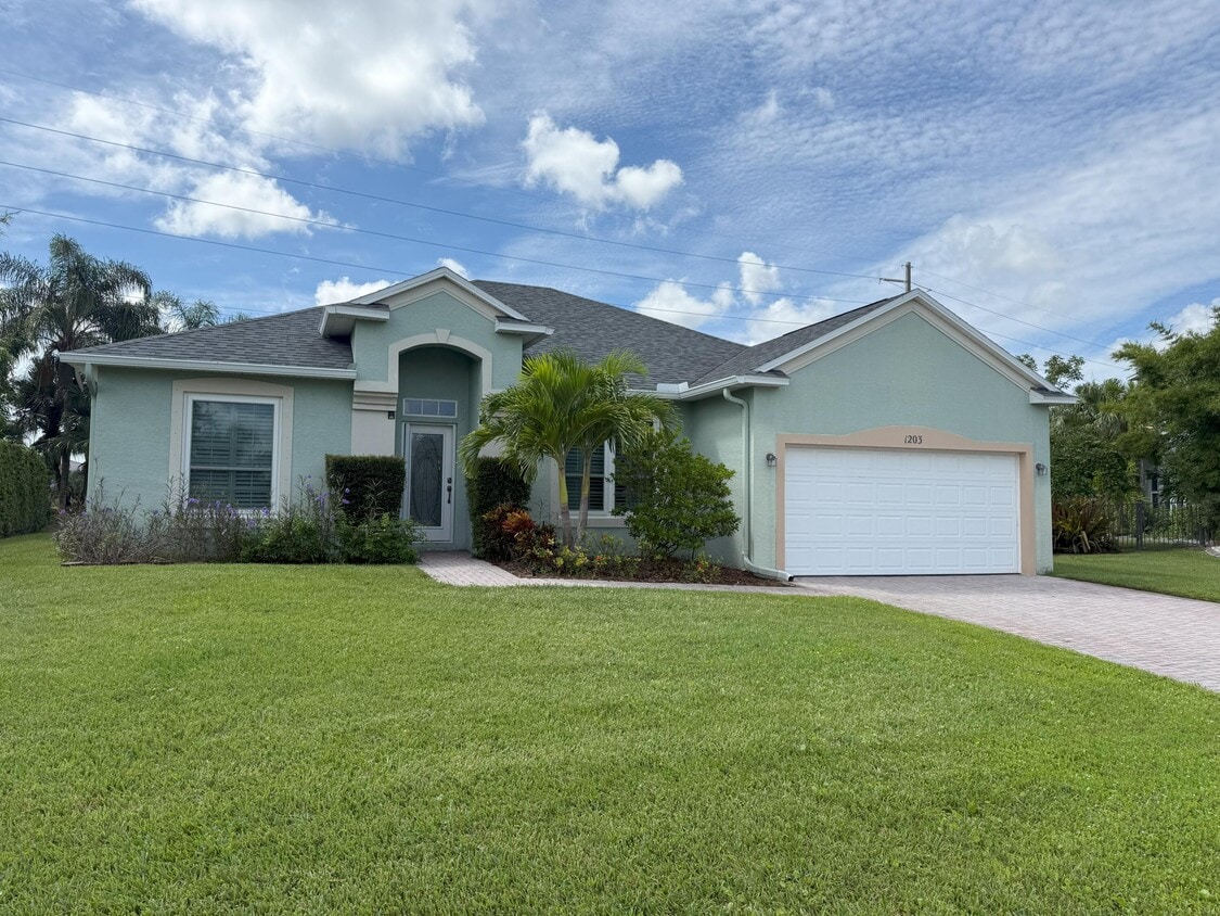 Foto principal - 1203 Scarlet Oak Cir