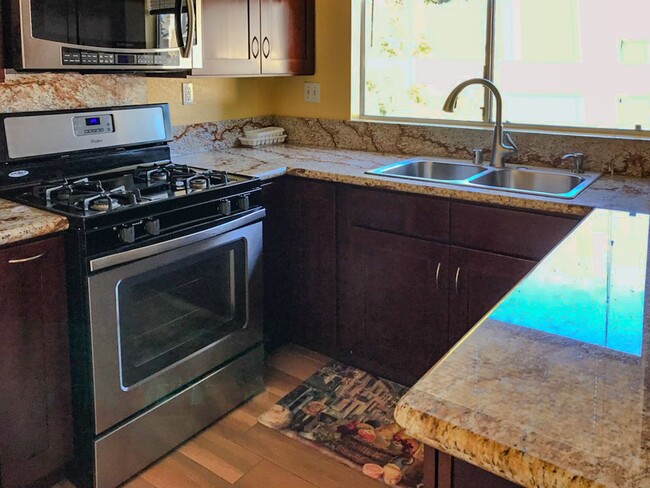 Foto del edificio - Beautiful 2-Bedroom, 2-Bathroom Condo for ...
