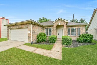 Building Photo - 7002 Plaza Del Sol Dr