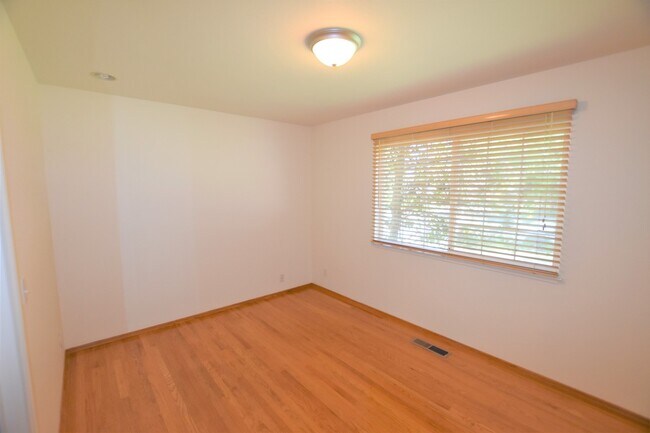 Foto del edificio - Beautiful 1,396 square foot home situated ...