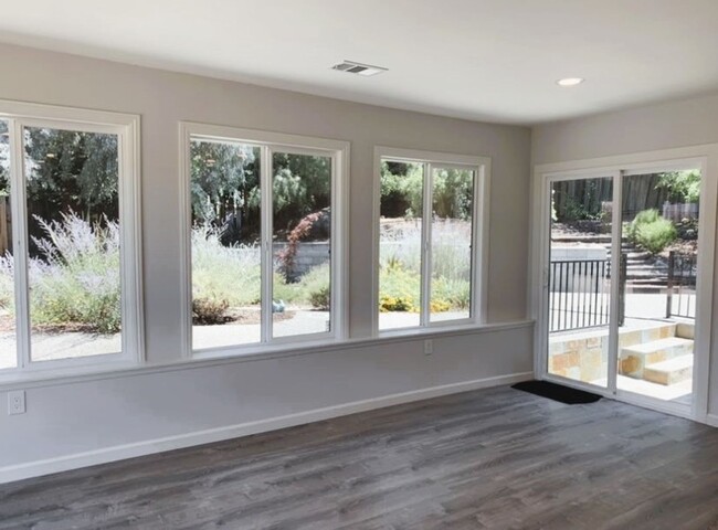 Foto del edificio - Exceptional Berryessa Hills single family ...