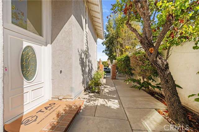 Building Photo - 12 Oakdale