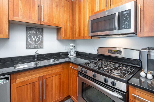 Foto del edificio - 1200 Grand St