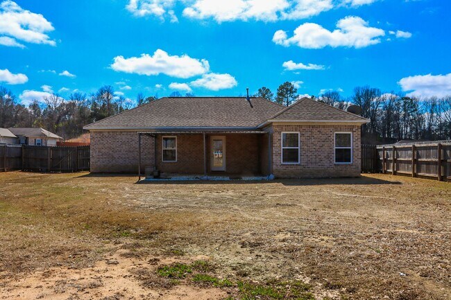 Building Photo - Family Home in Shelbi Place Available June 2026