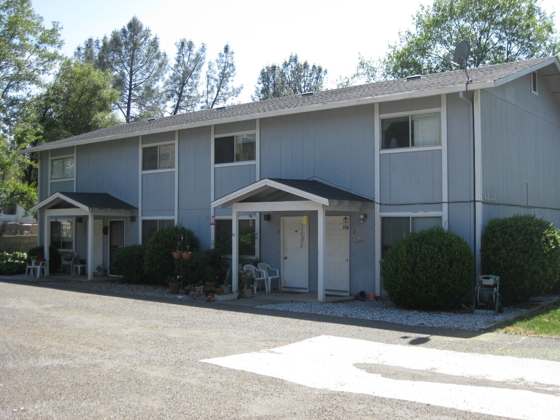 4832 Fort Peck St, Shasta Lake, CA 96019 Townhome Rentals in Shasta