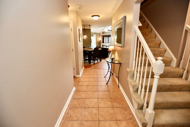 Building Photo - Fantastic 3-Bedroom Home In Courthouse Est...